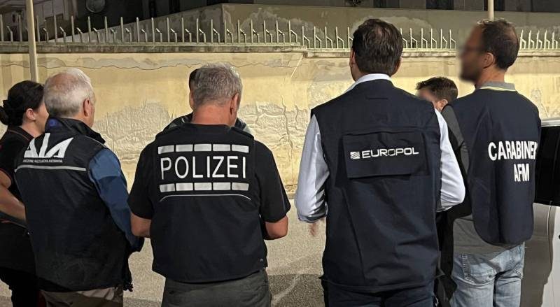 Crackdown on Italian organised criminal network involved in large-scale euro counterfeiting